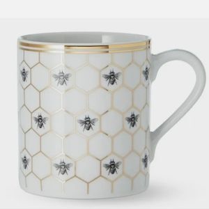 Williams Sonoma Honeycomb Mugs Bee detailed in 18 karat gold  (4) mugs